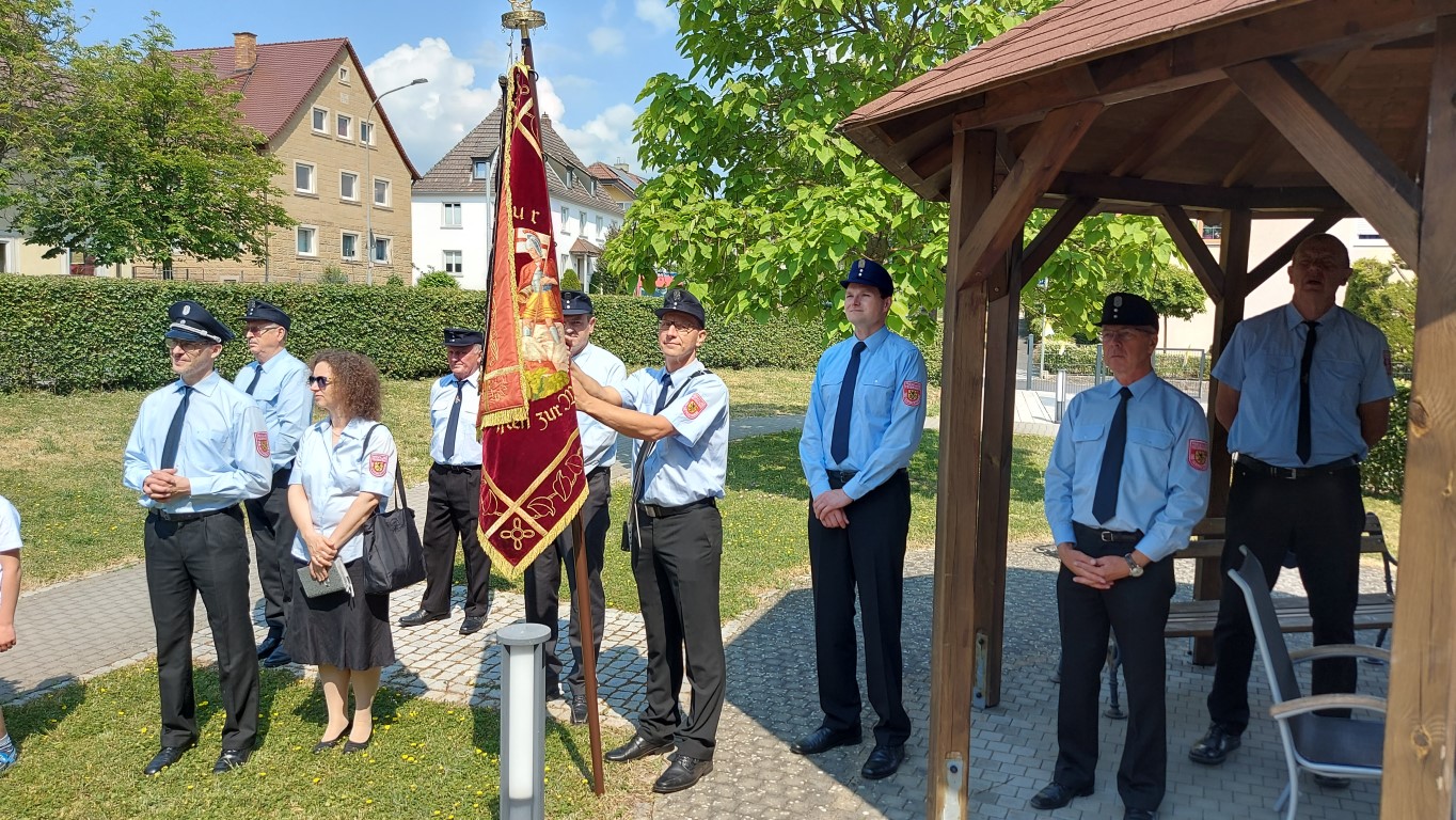 Aufenthalt am ersten Altar beim AWO-Heim